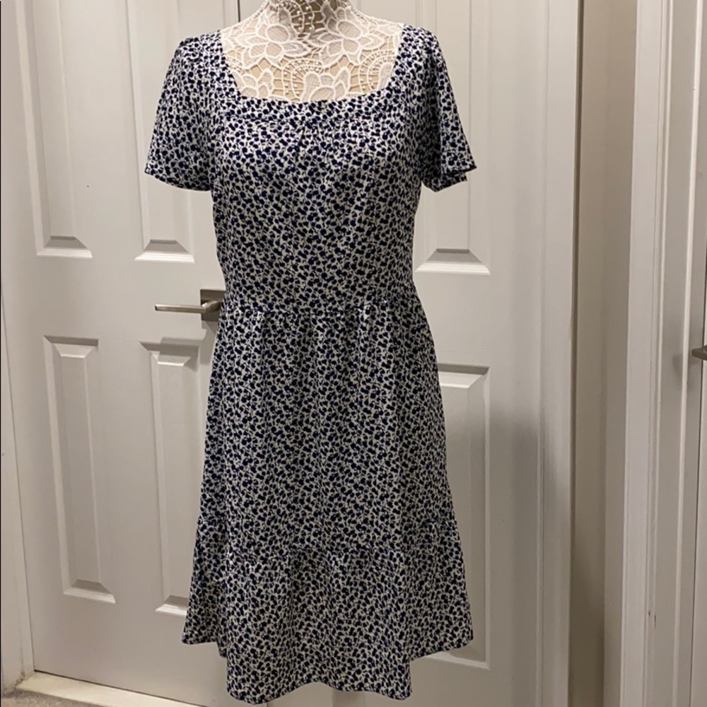 Monteau Navy/White Floral Smock Dress